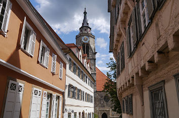 Münzgasse mit Stiftskirche in Tübingen