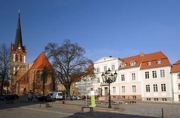 Marktplatz, St. Nikolai und Rathaus in Bad Freienwalde