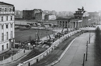 Bau der Berliner Mauer
