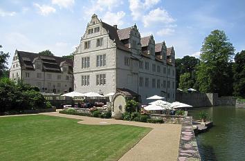 Schloss Schwöbber mit Parkanlage und Schlossteich
