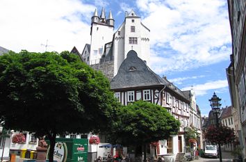 Marktplatz und Grafenschloss in Diez