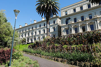 Treasury und Treasury Gardens in Melbourne