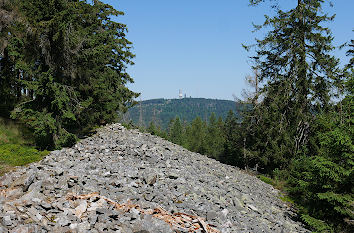 Steinerner Ringwall auf dem Altkönig Taunus