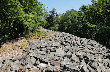 Steinwall Berg Altkönig im Taunus