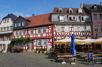Schlossplatz in Frankfurt-Höchst