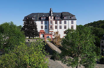 Residenzschloss mit Pestalozzischule in Idstein